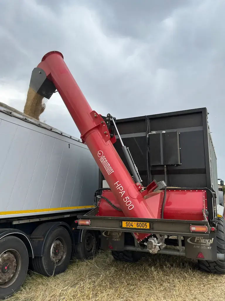 AGRIMONT HPA 500 an einem Fliegl ASW